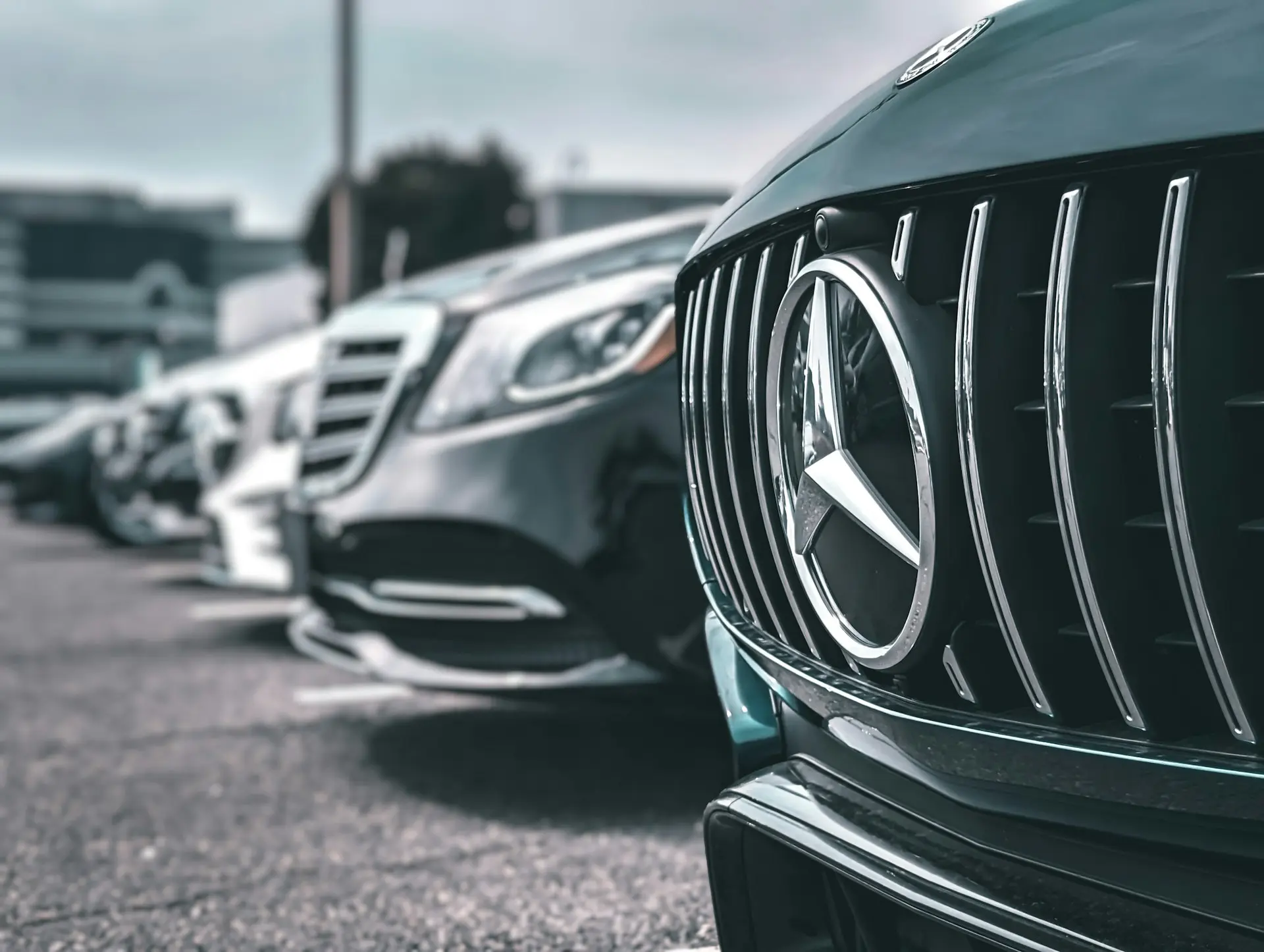 Leasing oder Kredit: Welche Lösung wählen Sie zur Finanzierung Ihres Autos in der Schweiz?