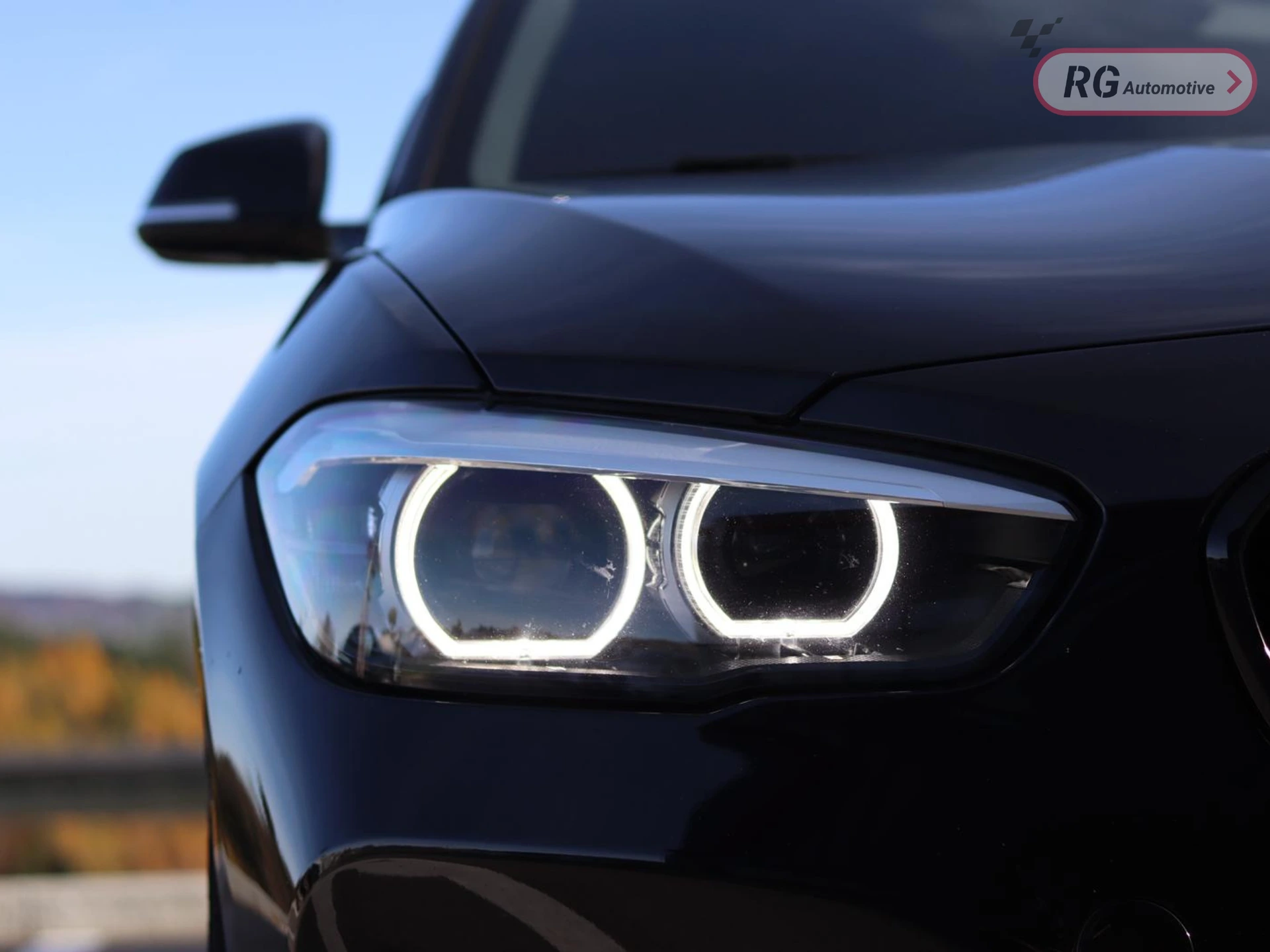 Vue avant des phares LED BMW M140i