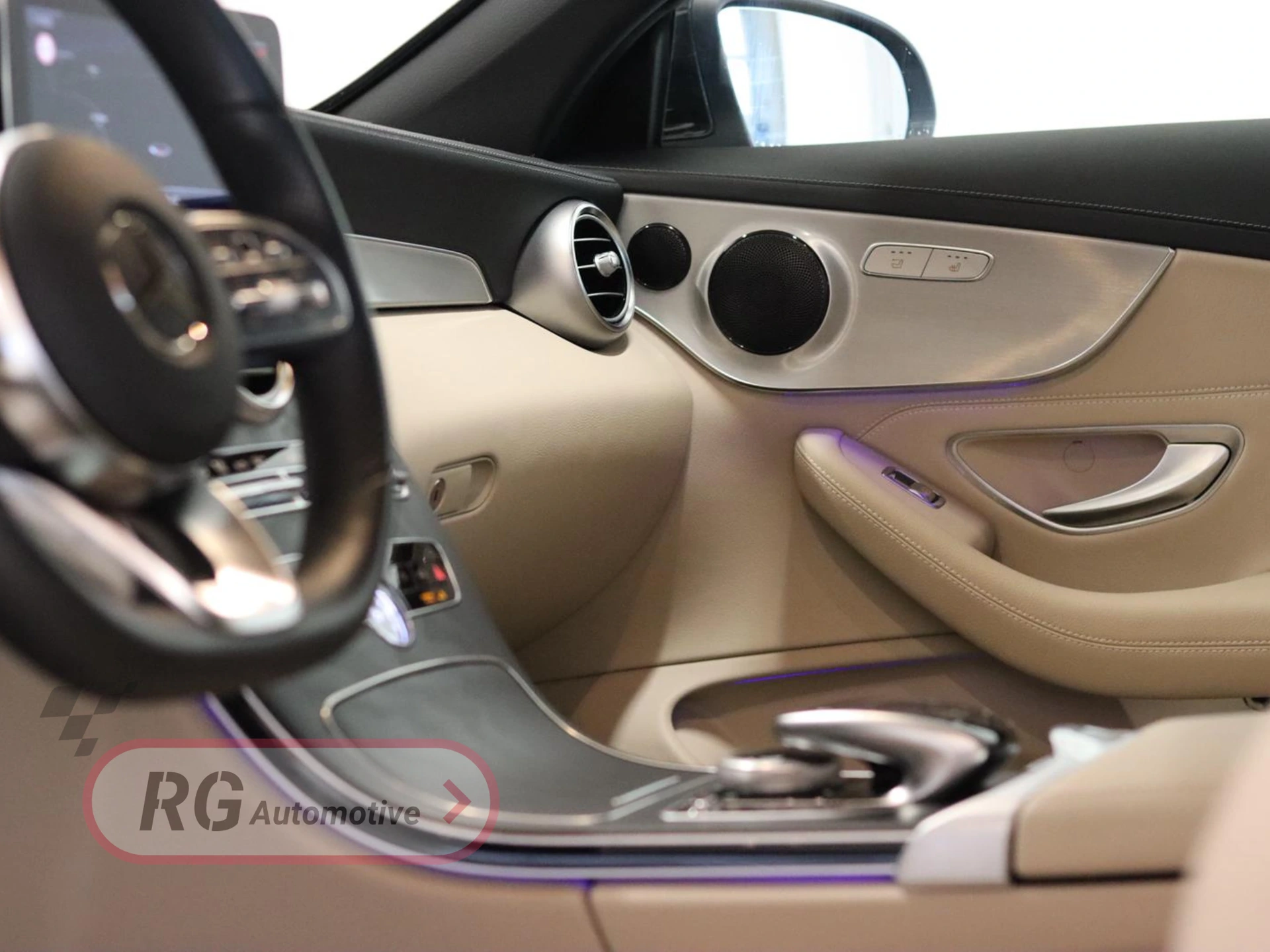 Intérieur Mercedes C200 Cabriolet cuir beige tableau de bord